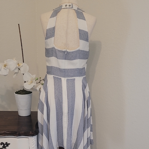 Esley Blue and White Halter Midi Sundress - Picture 3 of 3